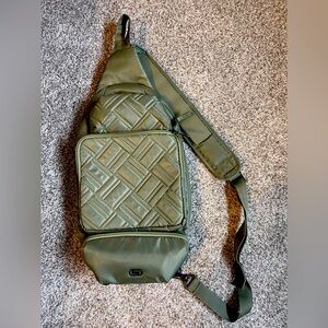 Lug Hovercraft Sling Bag